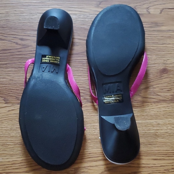 Mia Flower Heels - Picture 8 of 8